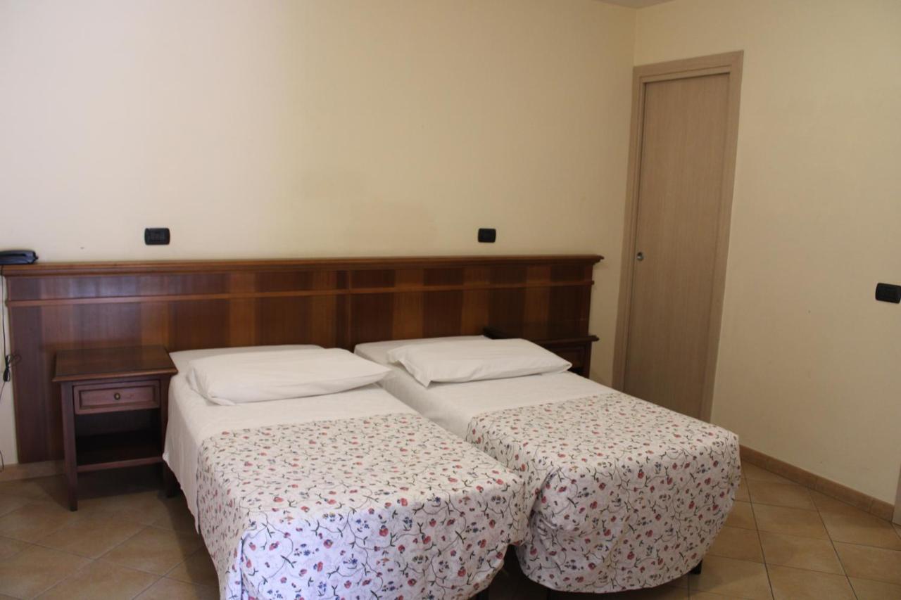 Hotel La Locanda Del Borgo Róma Kültér fotó